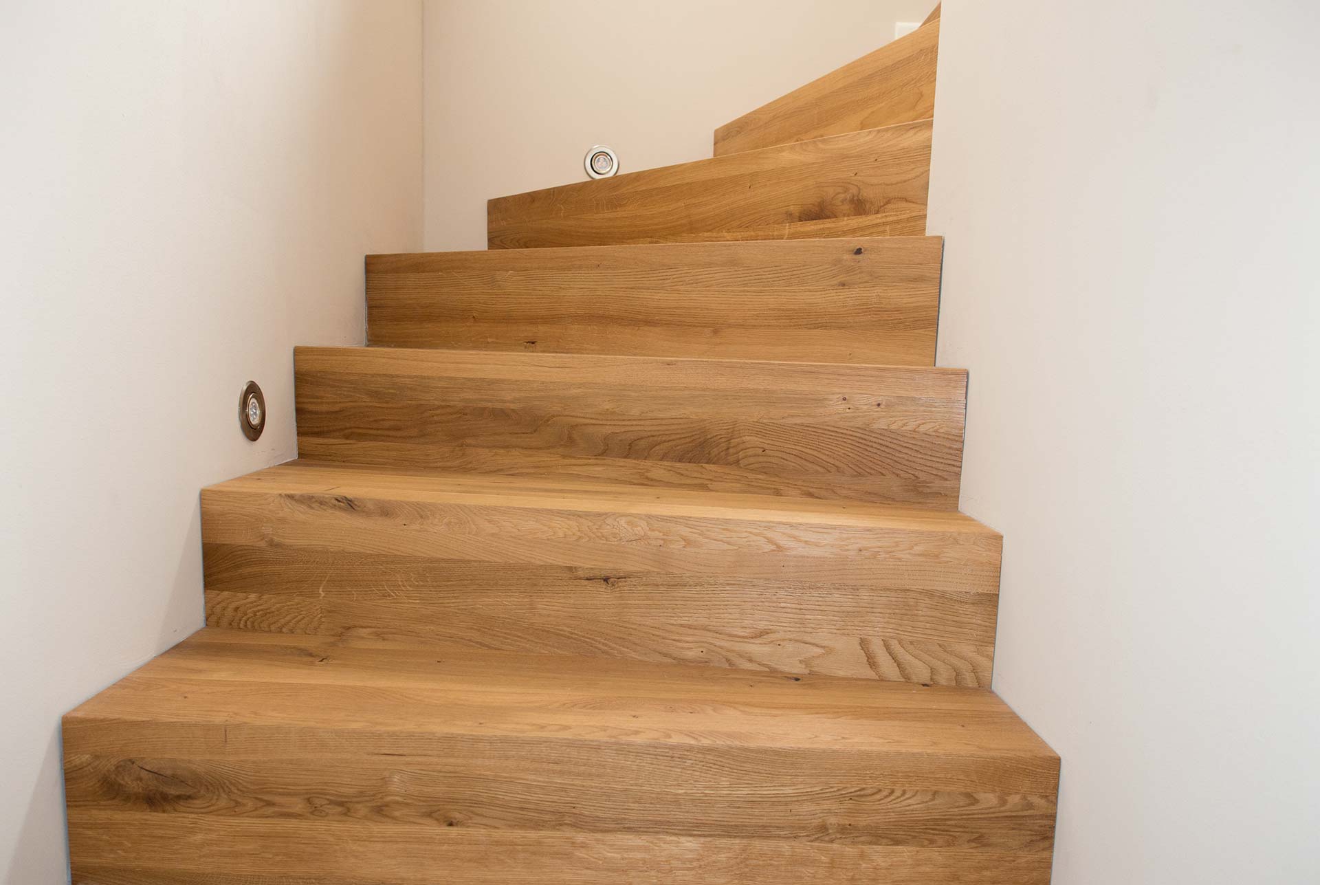 Faltwerktreppe in Eiche mit Glasgeländer - Schreinerei Unterhuber